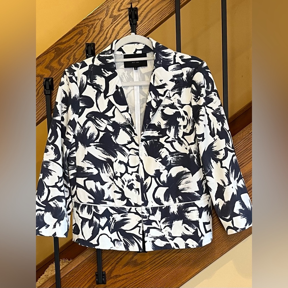 Lafayette 148 Blazer Hook & Eye Front Floral med Blue And White SZ.  8